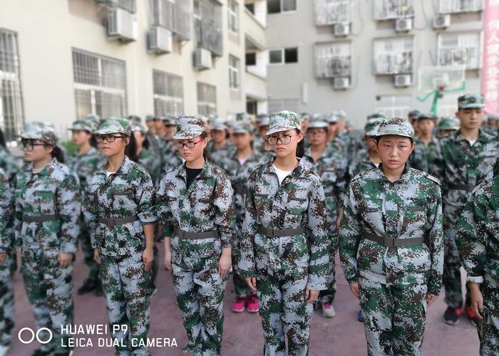 軍訓(xùn)閉營式會(huì)操表演·2017級(jí)高一年級(jí)